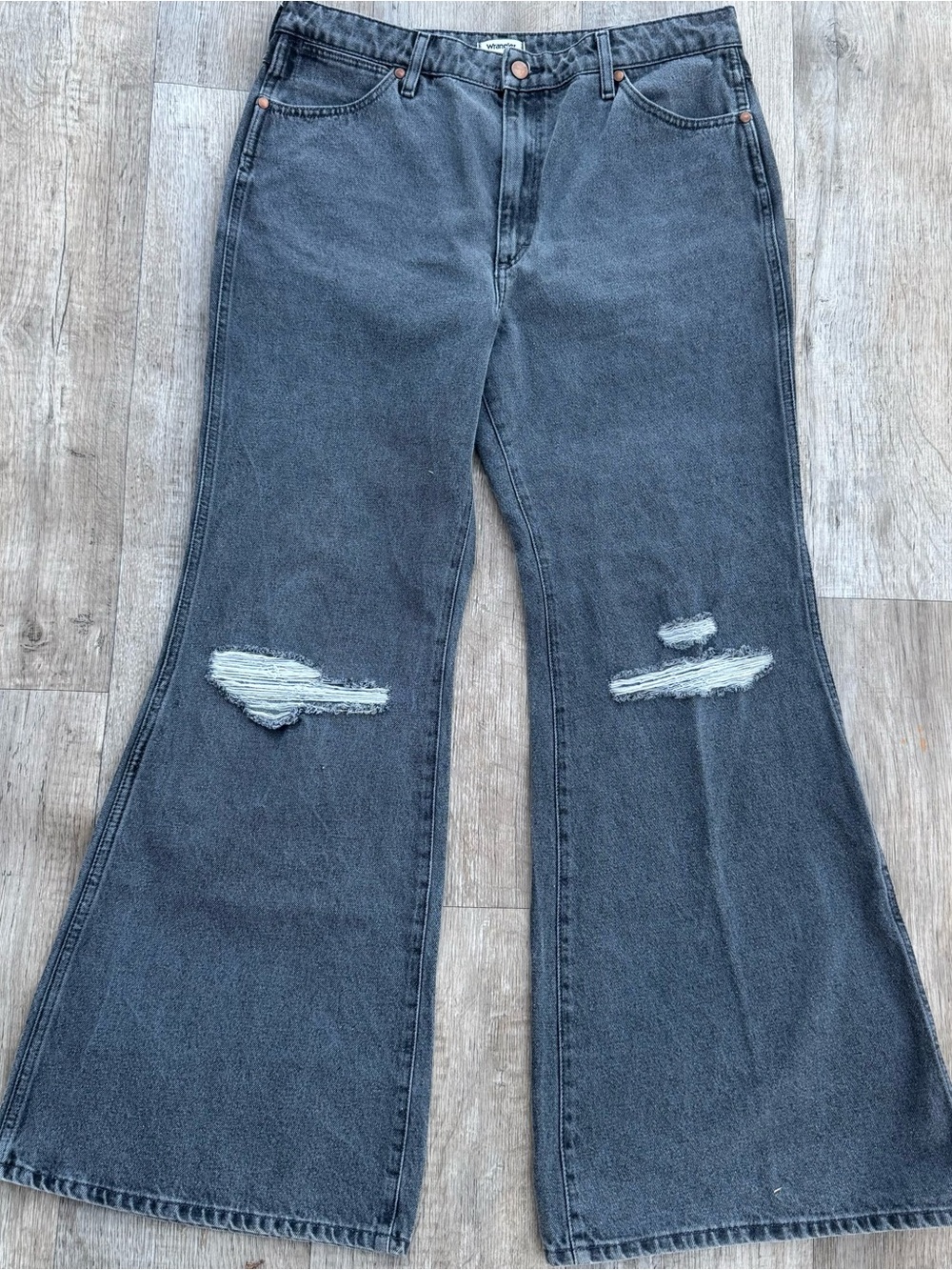 Wrangler Wanderer 622 High Flare Gray Denim Jeans Heart Patch Women’s Size 31x32